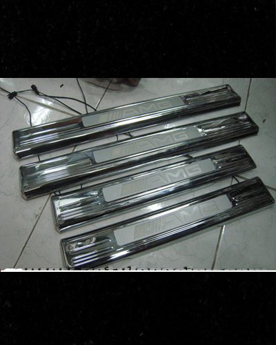 VIỀN BẬC CỬA CÓ ĐÈN LED MẪU AMG MER W220 2003~